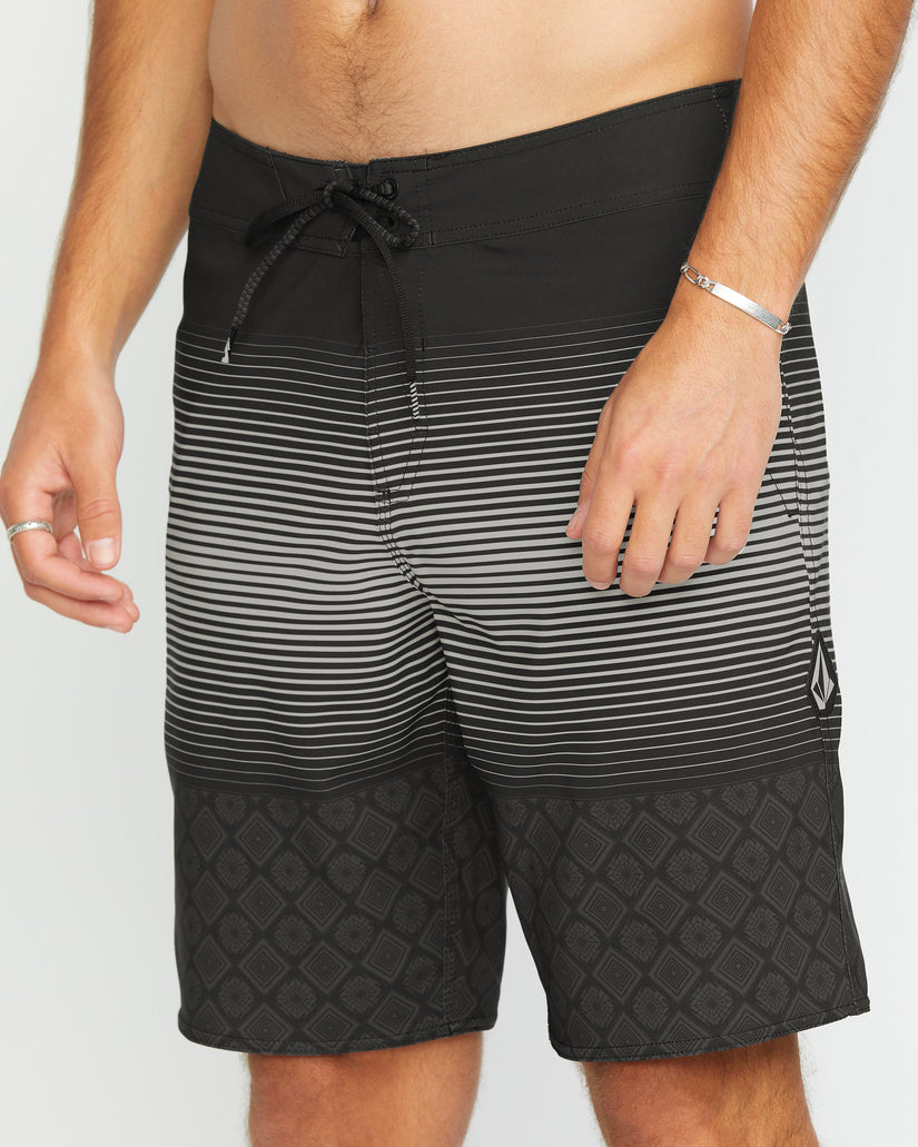 Lido Stripe Mod 20" Boardshort - BLACK