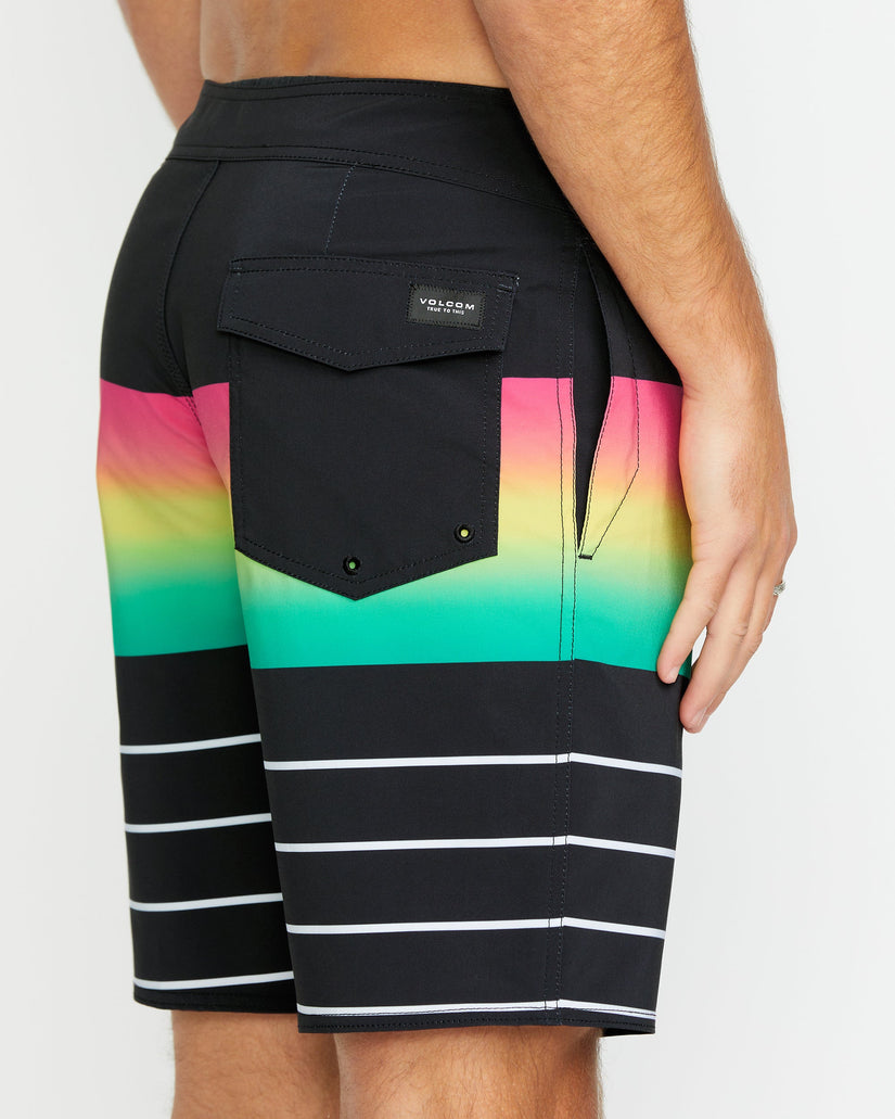 Quarta Fade Mod 19" Boardshort - NEW BLACK