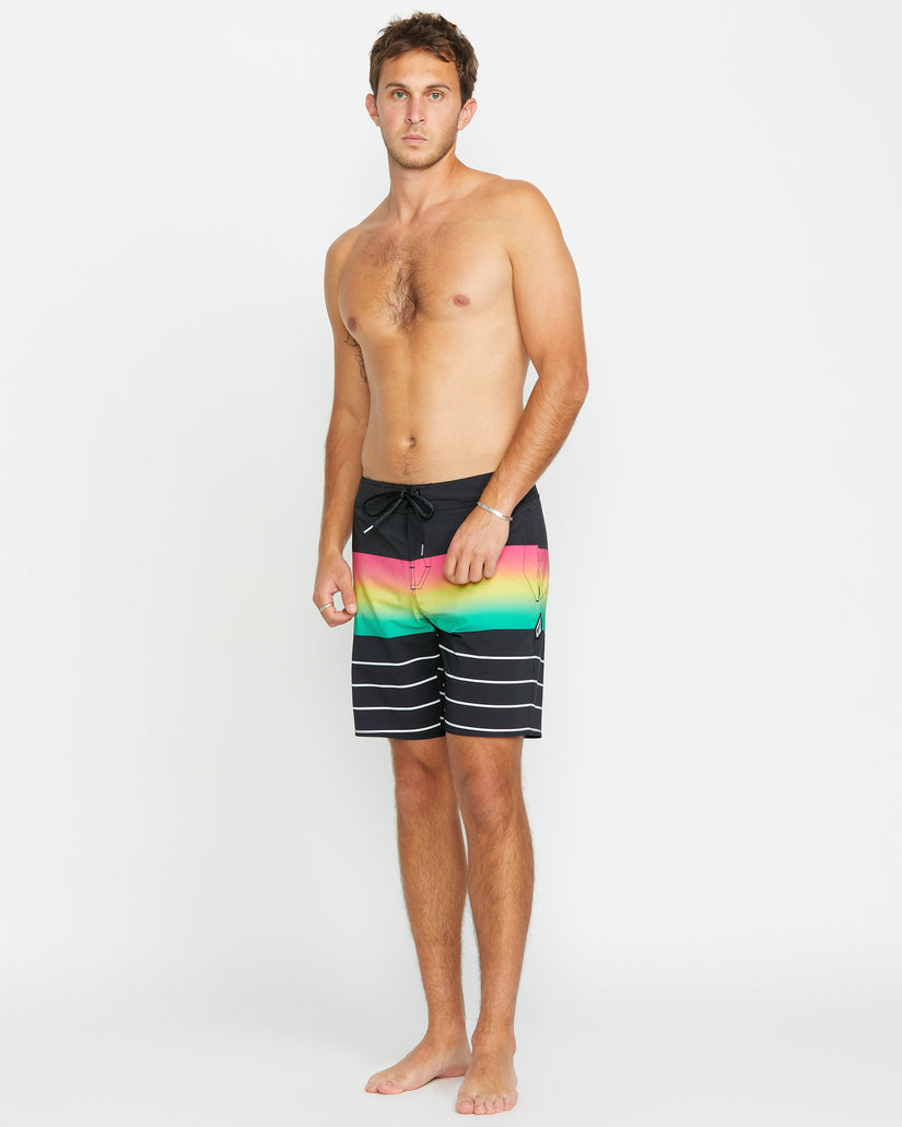 Quarta Fade Mod 19" Boardshort - NEW BLACK