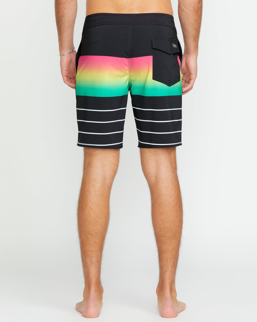 Quarta Fade Mod 19" Boardshort - NEW BLACK