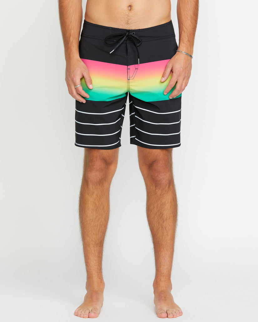 Quarta Fade Mod 19" Boardshort - NEW BLACK