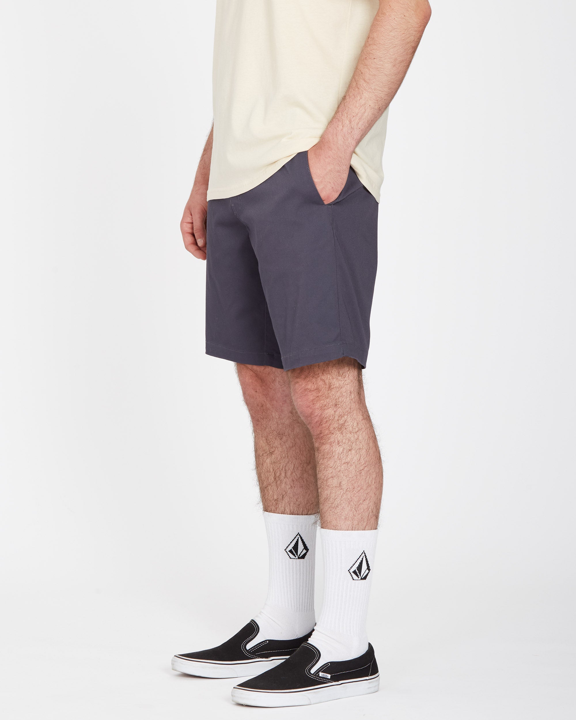 ボルコム メンズ パンツ ショーツ Frickin Mix EW 19´´ カラー:Military volcom frickin v4s short（メンズファッション）の通販