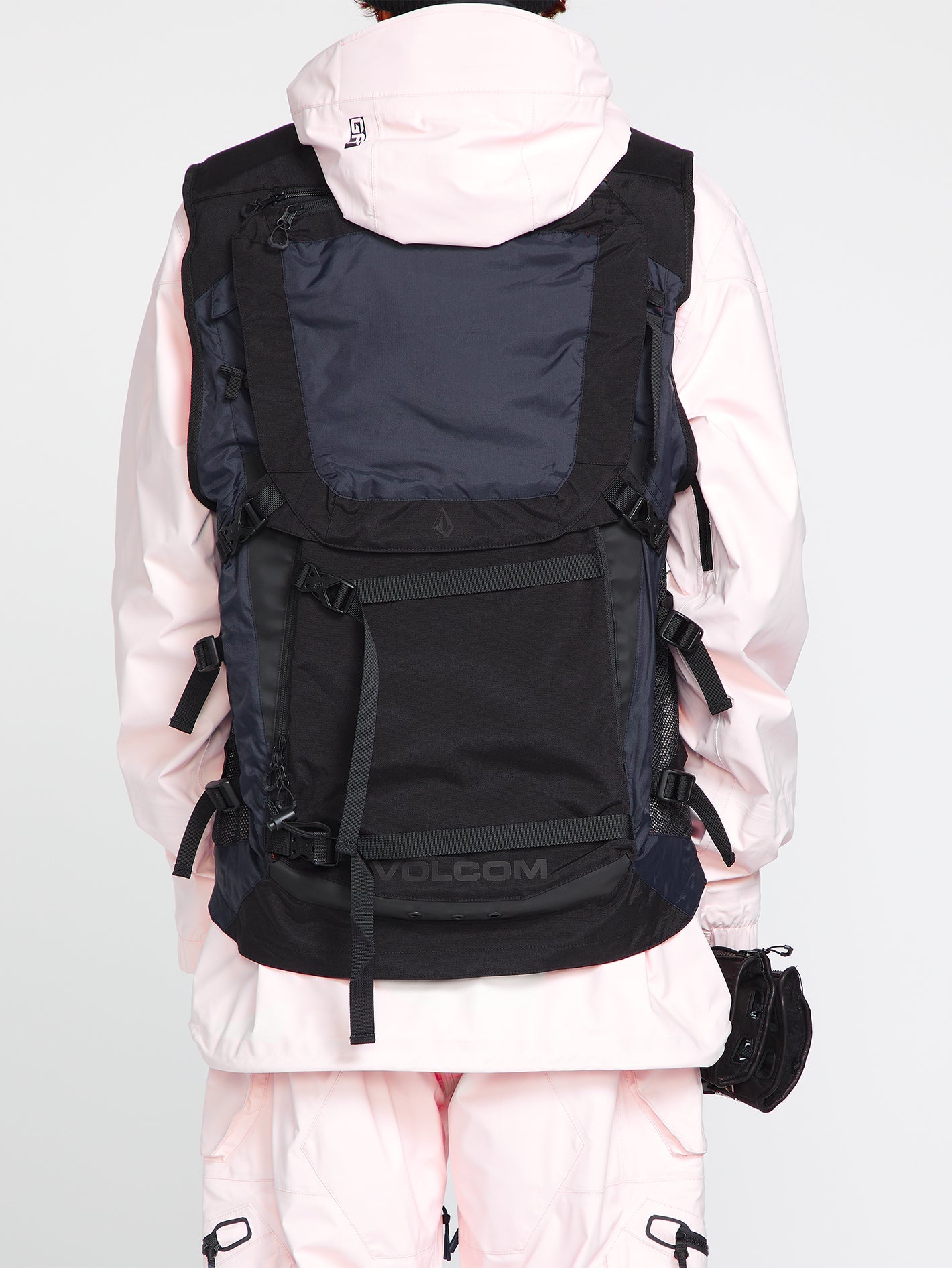 Iguchi Slack Vest - New Black | Volcom United Kingdom