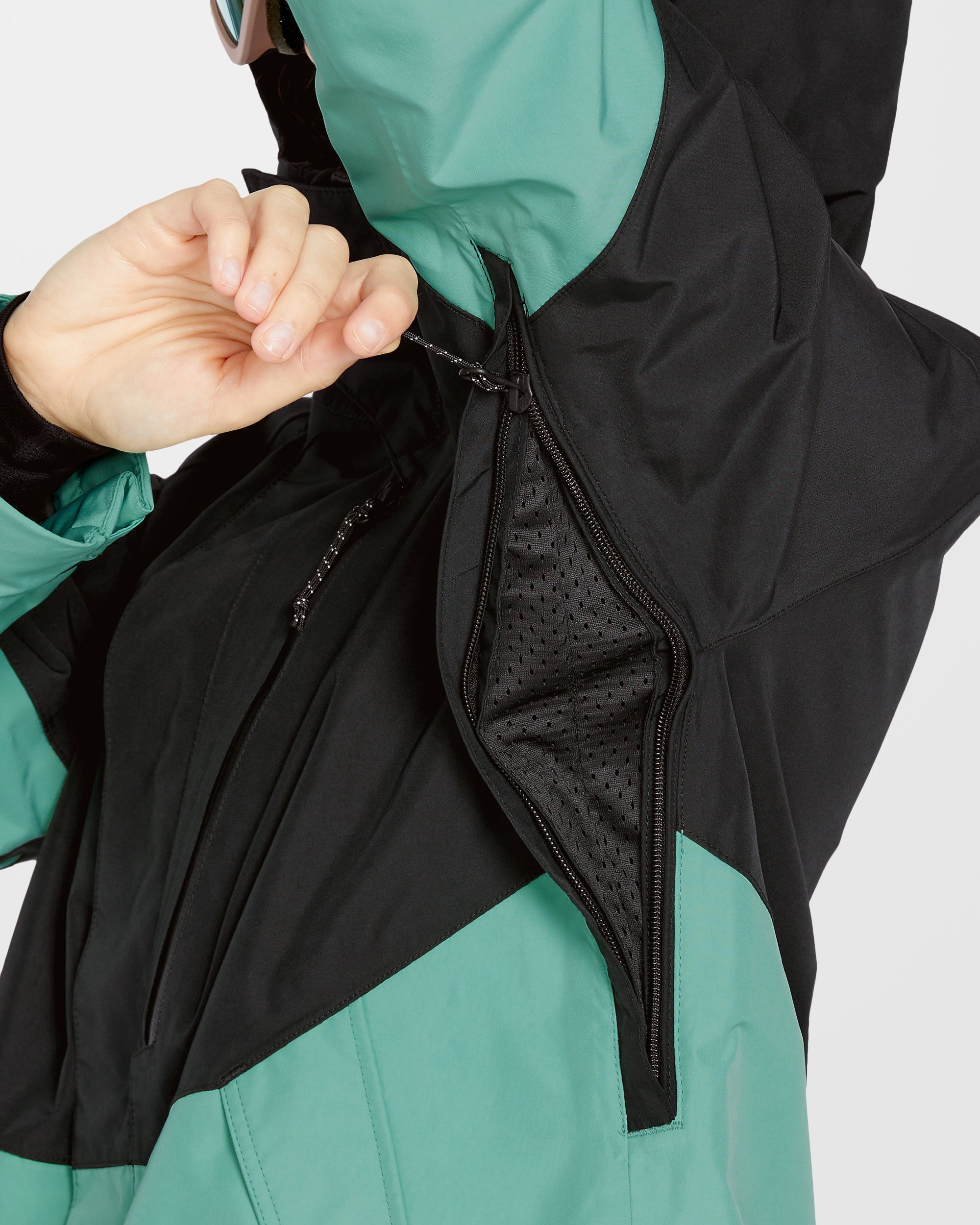 V.Co Aris Insulated Gore-Tex Jacket - Wasabi - Women - Volcom UK