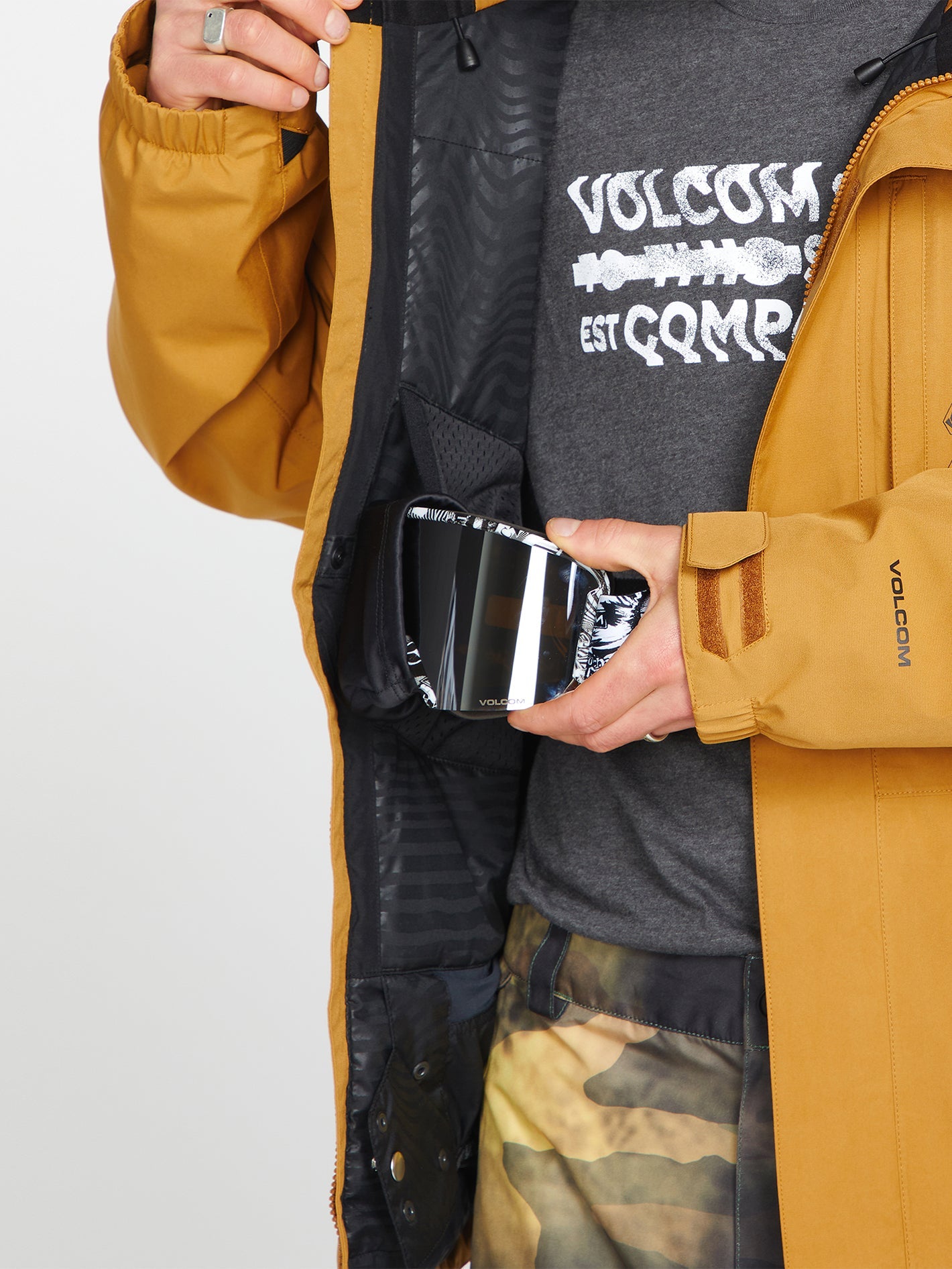 Dua Insulated Gore-Tex Jacket - Caramel | Volcom United Kingdom