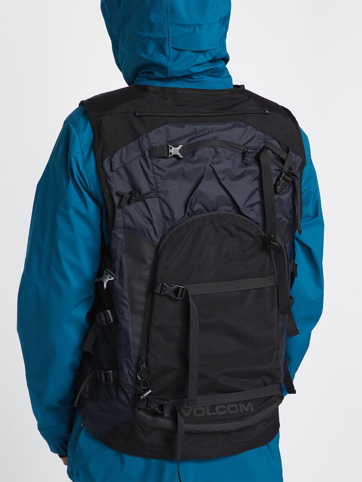 Iguchi Slack Vest - New Black | Volcom United Kingdom