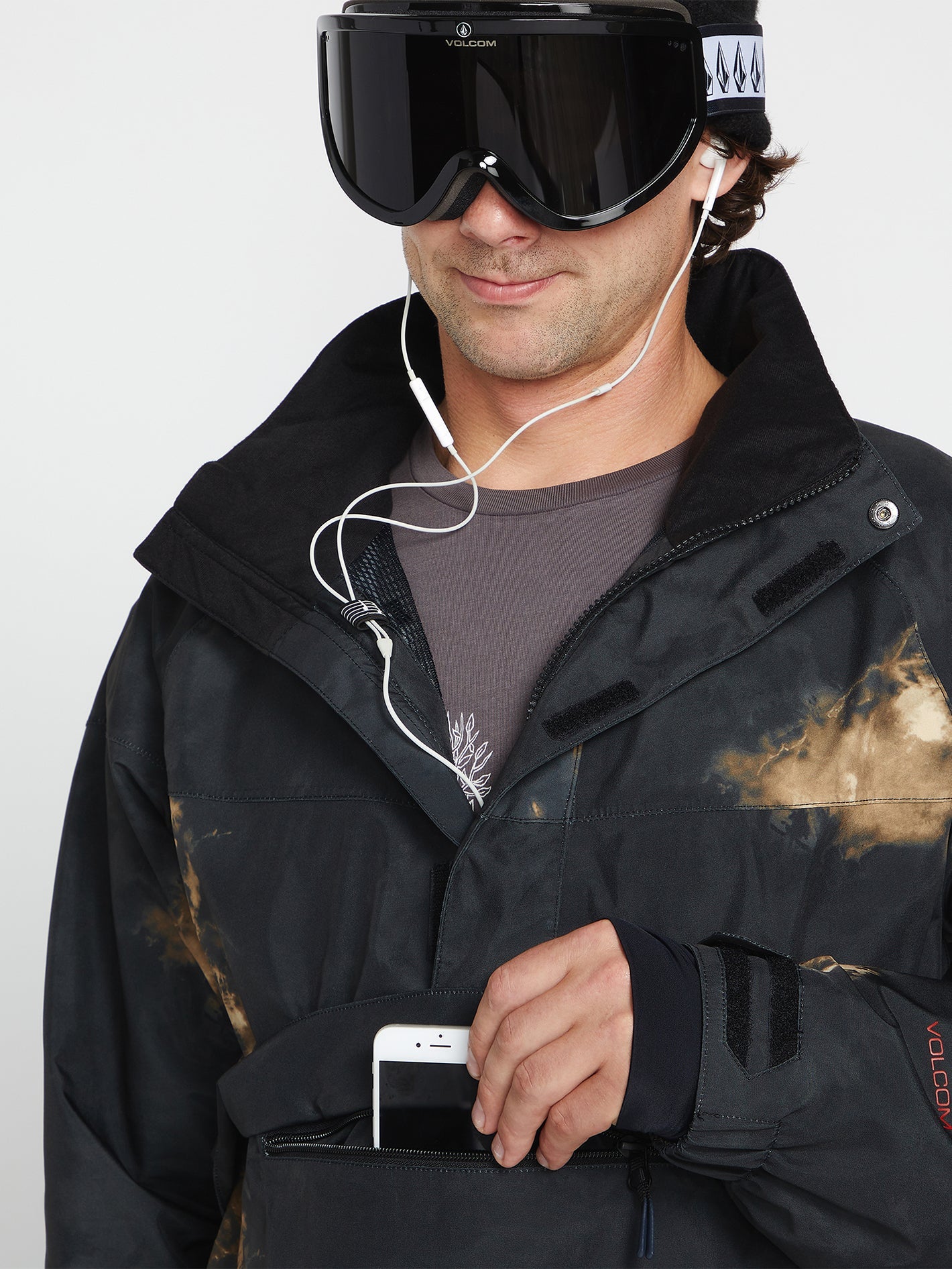 Melo Gore-Tex Pullover Jacket - Bleach Black | Volcom United Kingdom